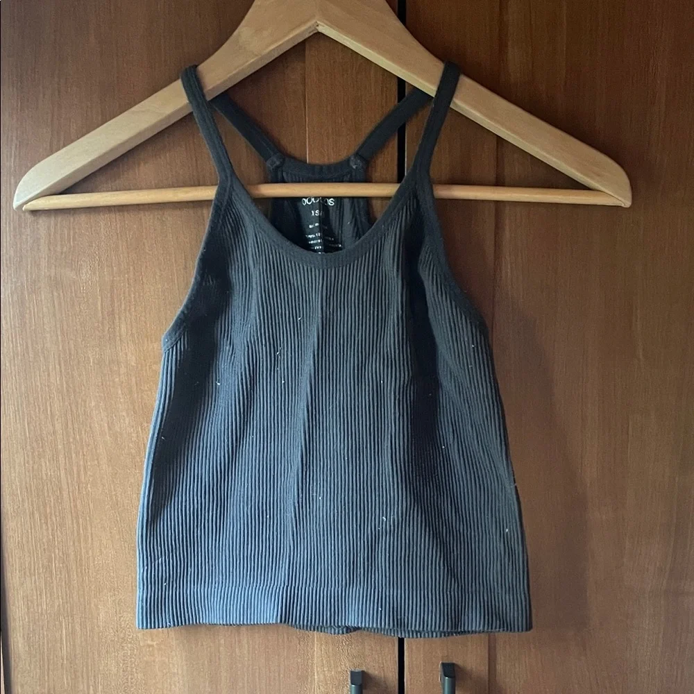 3 Ribbed Tank Top - Picture 3 of 3